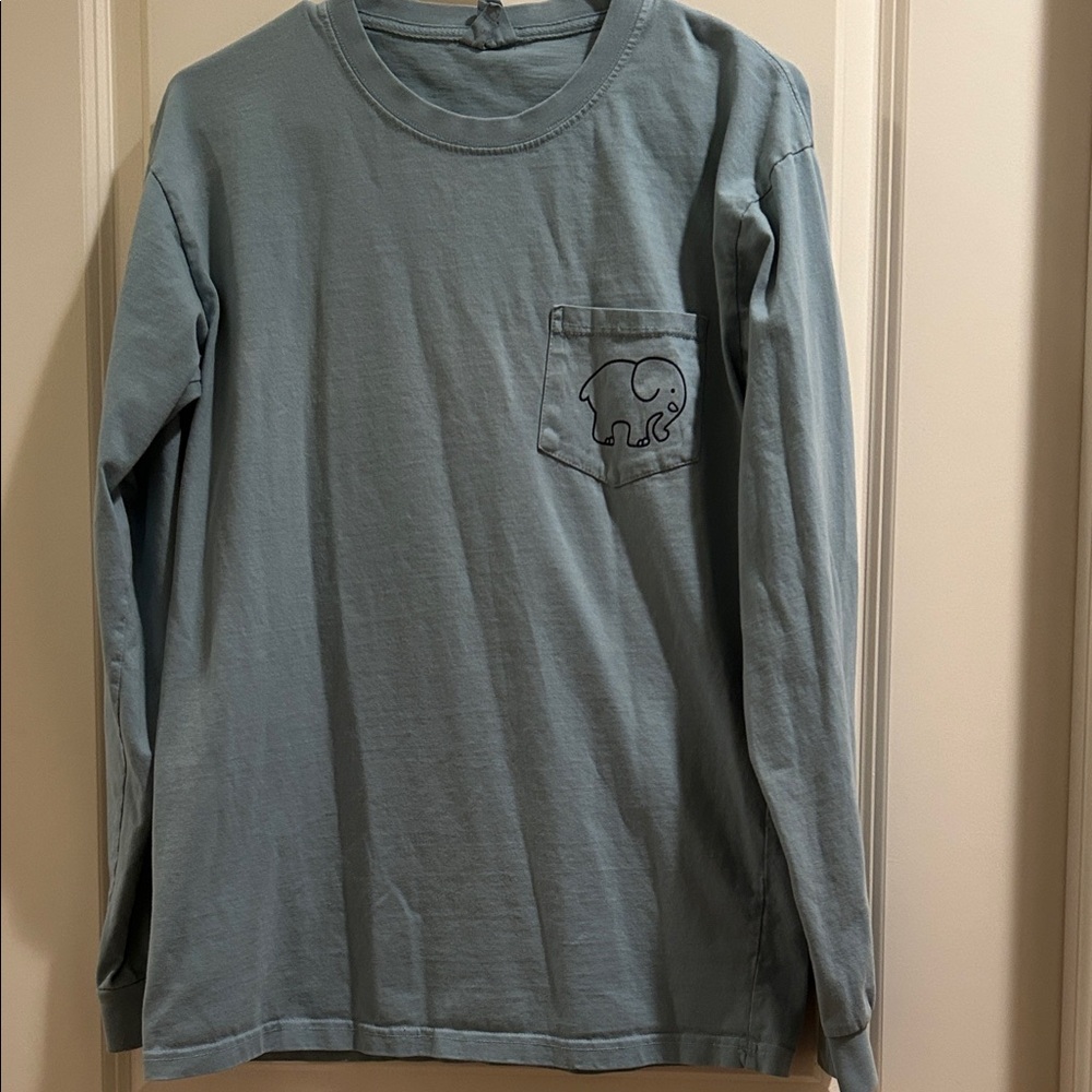 Ivory Ella Women’s Blue elephant graphic Long Sleeve T-Shirt Long sleeve size M